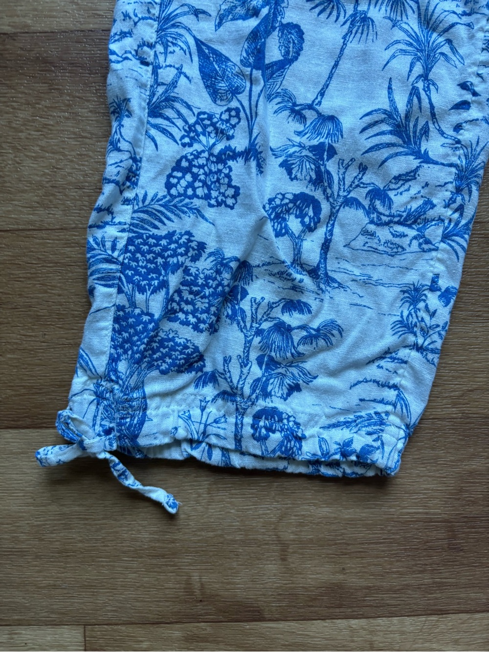 Nicole Miller White & Blue Floral Ankle Joggers - Picture 8 of 13